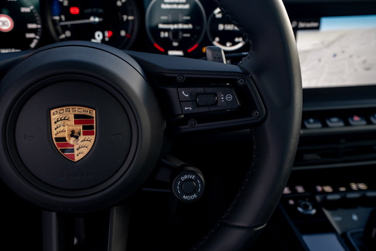 Porsche 992 Carrera 4 GTS