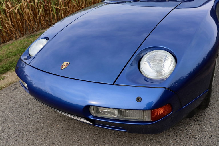 Porsche 928 GTS