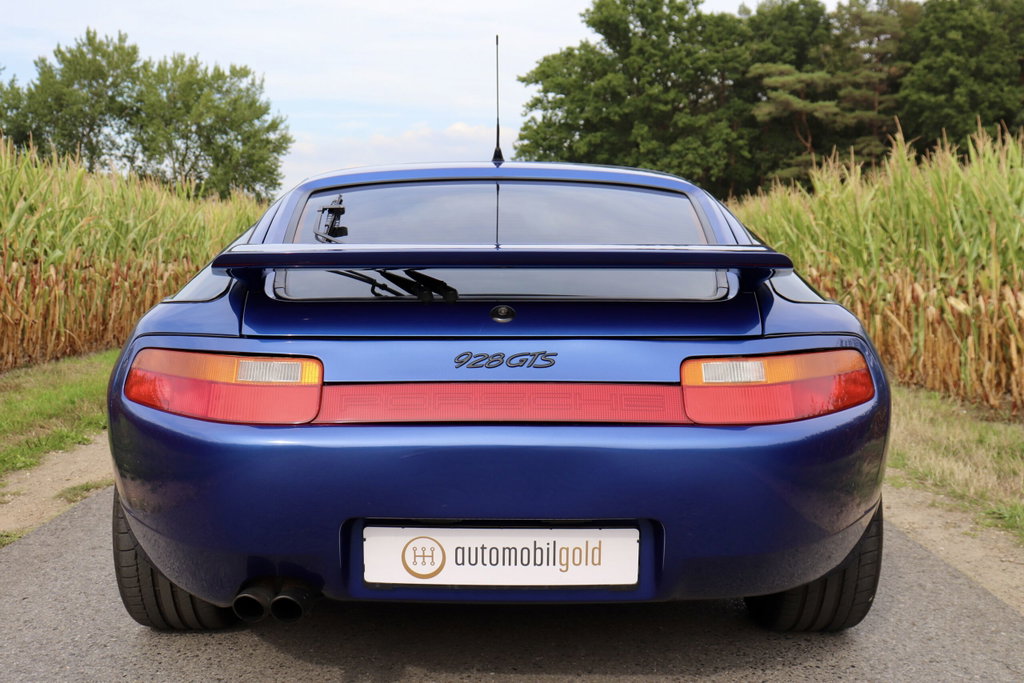Porsche 928 GTS