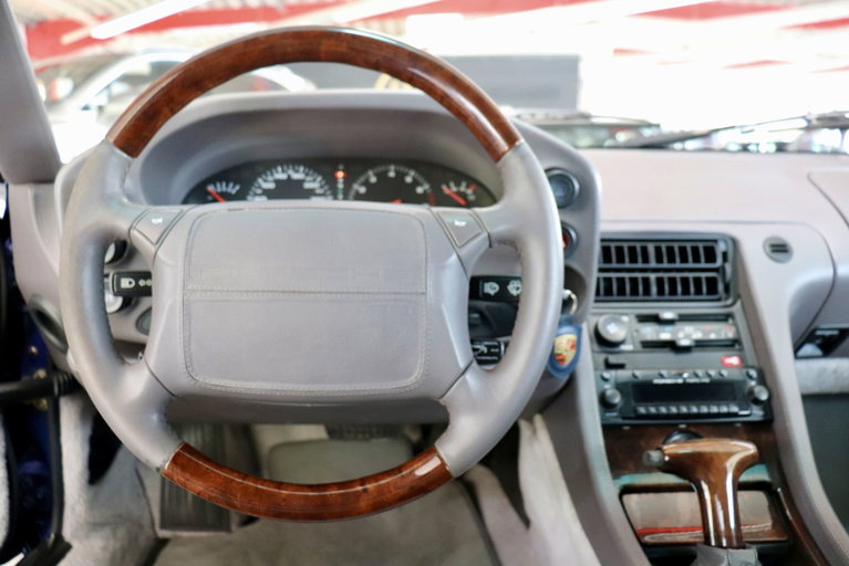 Porsche 928 GTS