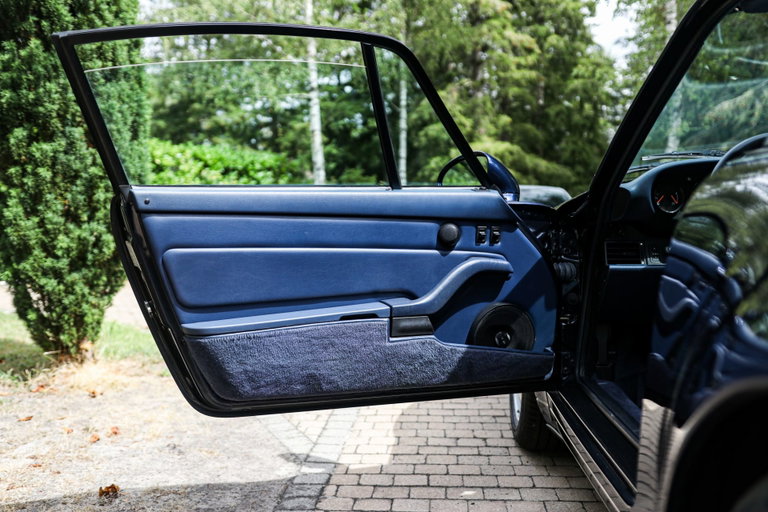 Porsche 993 Carrera 4