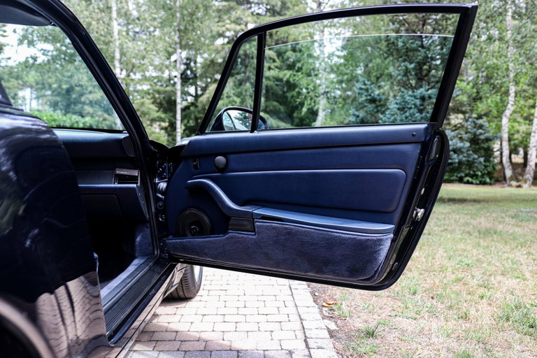 Porsche 993 Carrera 4