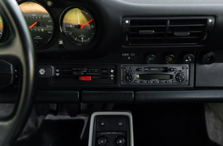 Porsche 911 Carrera 3.2