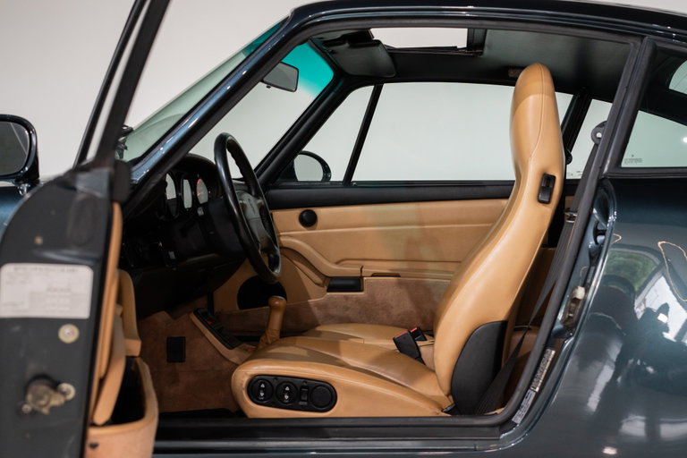 Porsche 993 Carrera 4
