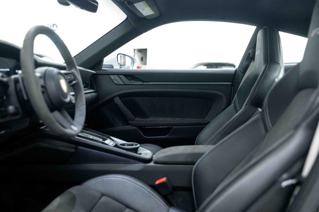 Porsche 992 Carrera GTS