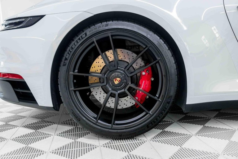 Porsche 992 Carrera GTS