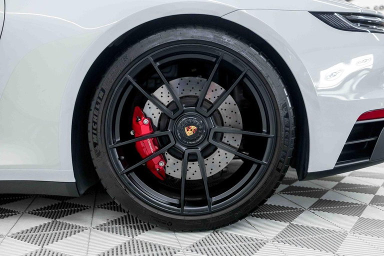 Porsche 992 Carrera GTS