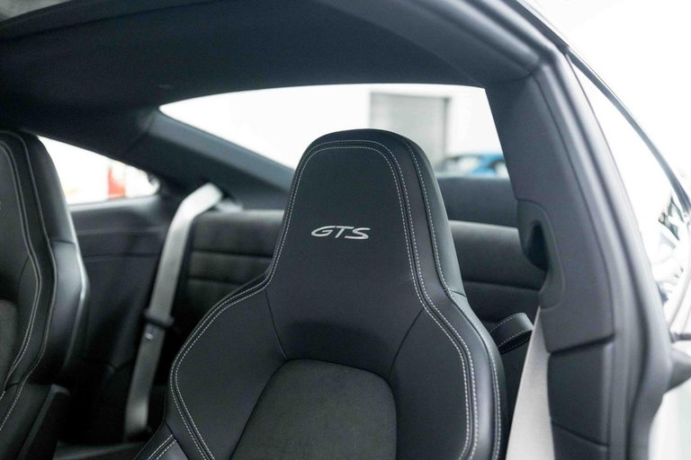 Porsche 992 Carrera GTS