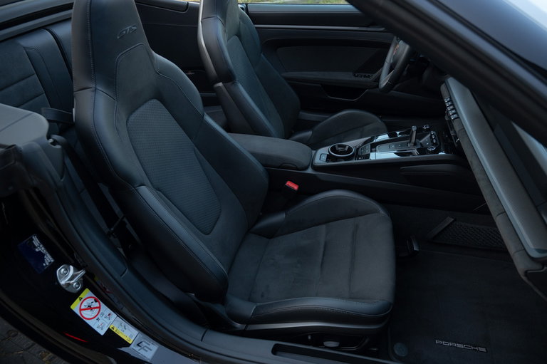 Porsche 992.2 Carrera GTS