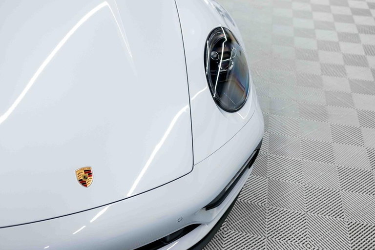 Porsche 992 Carrera GTS