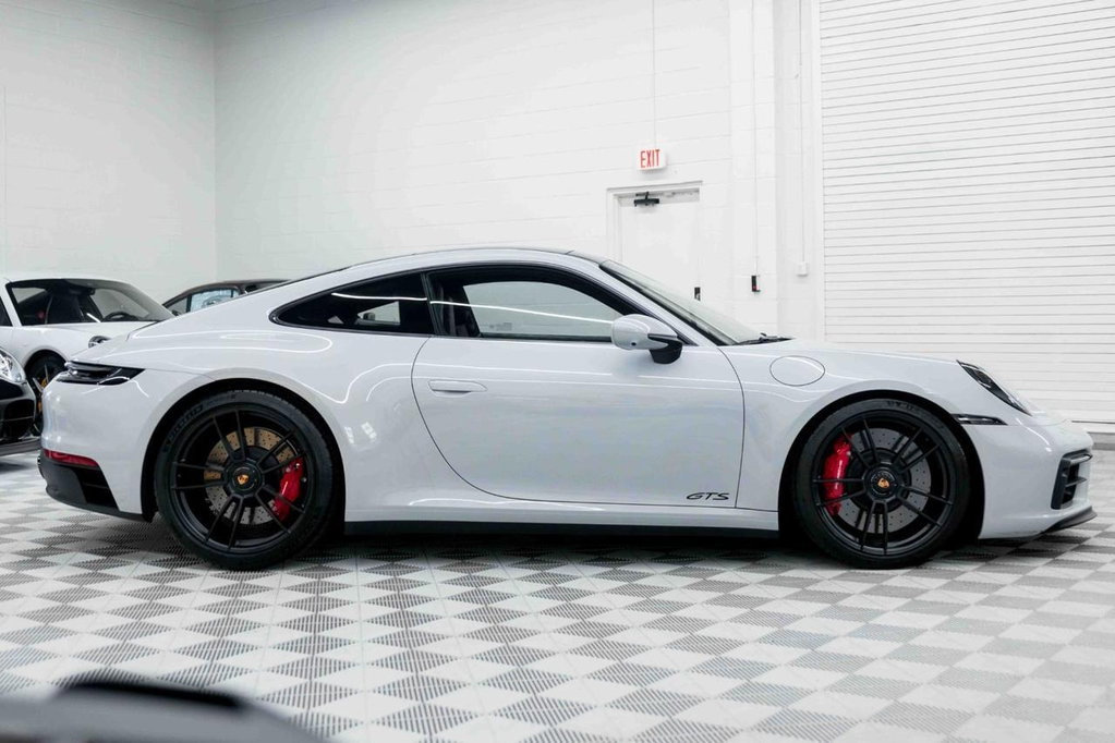 Porsche 992 Carrera GTS