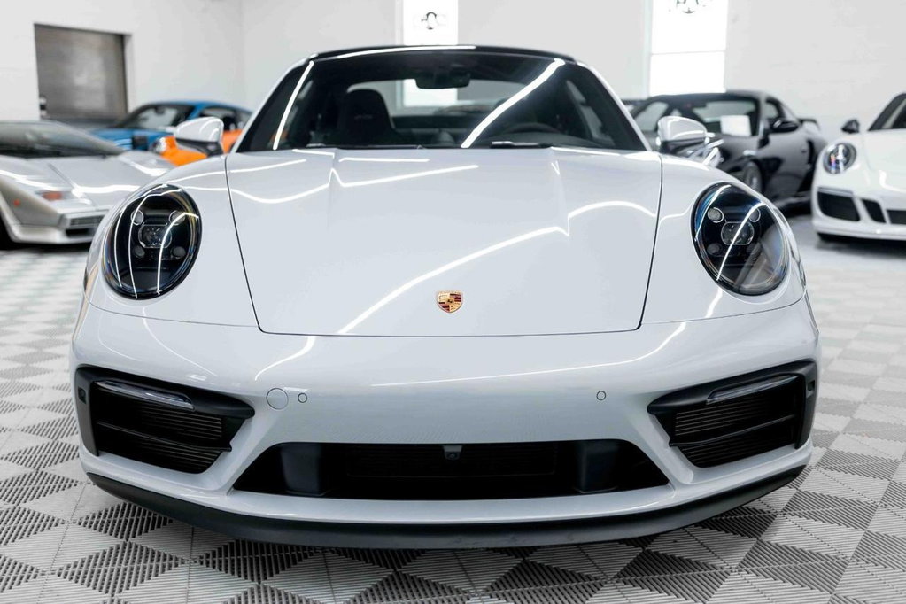 Porsche 992 Carrera GTS