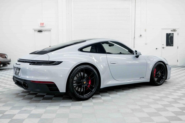 Porsche 992 Carrera GTS