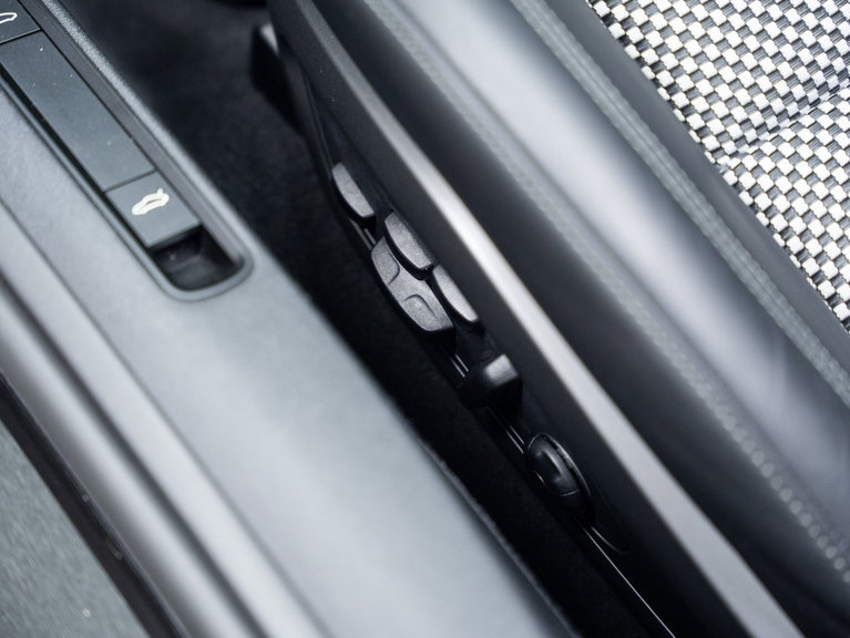 Porsche 992 Edition 50 Jahre Porsche Design