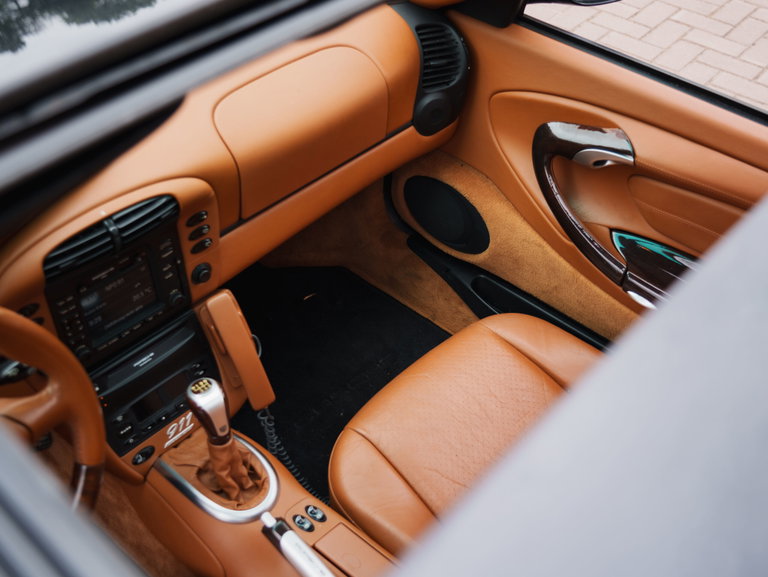 Porsche 996 Carrera 4 Millennium Edition