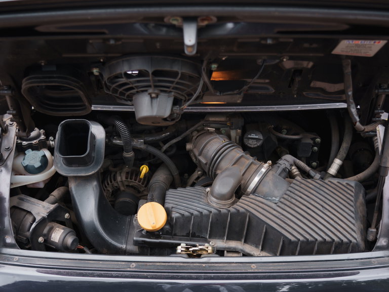 Porsche 996 Carrera 4 Millennium Edition