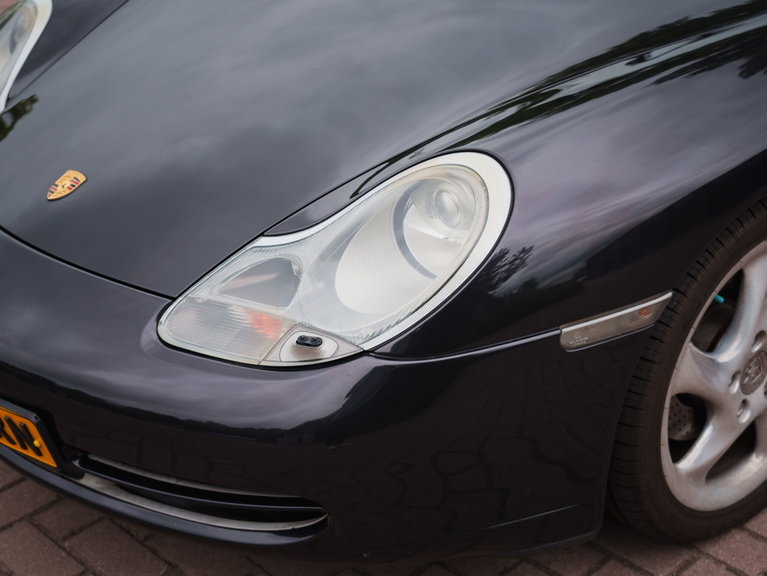 Porsche 996 Carrera 4 Millennium Edition