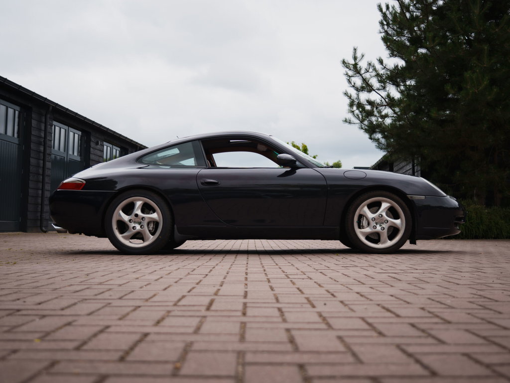 Porsche 996 Carrera 4 Millennium Edition