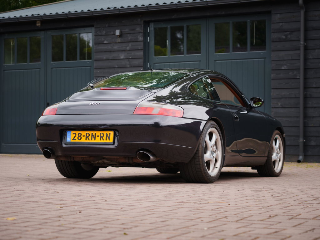Porsche 996 Carrera 4 Millennium Edition