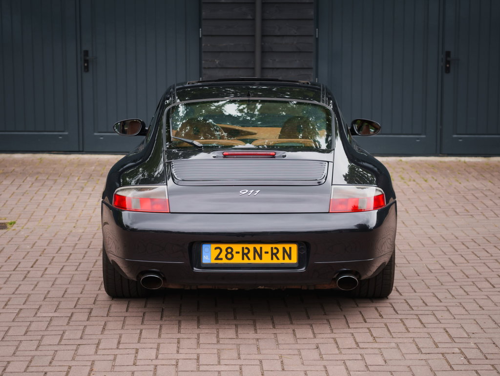 Porsche 996 Carrera 4 Millennium Edition