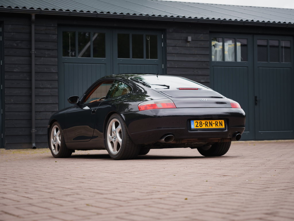 Porsche 996 Carrera 4 Millennium Edition