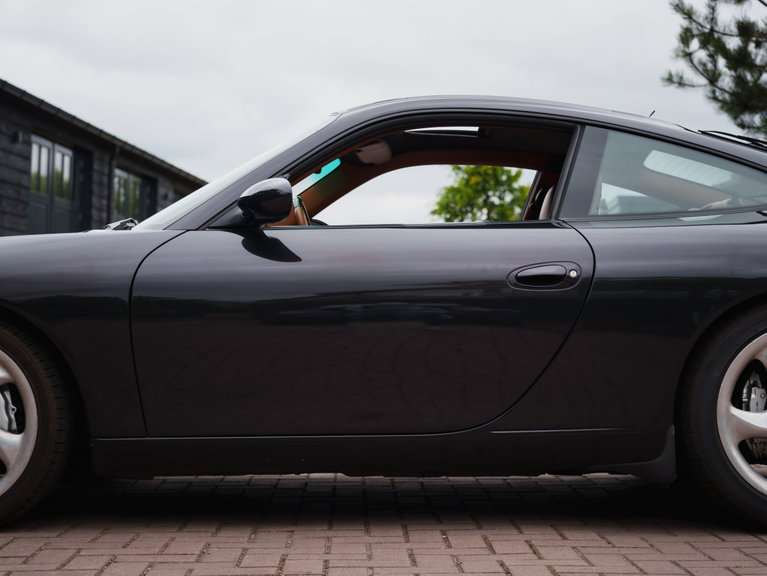 Porsche 996 Carrera 4 Millennium Edition