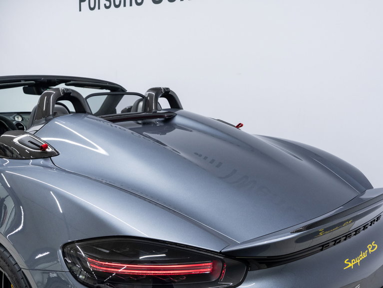 Porsche 718 Spyder RS