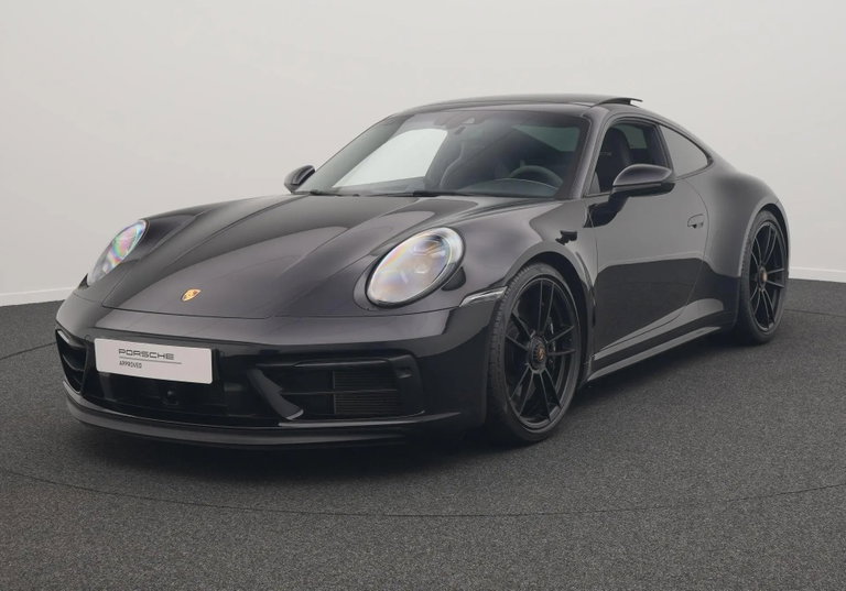 Porsche 992 Carrera 4 GTS