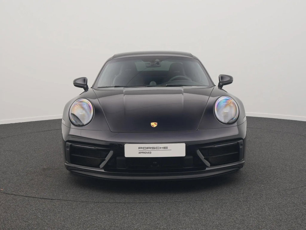 Porsche 992 Carrera 4 GTS