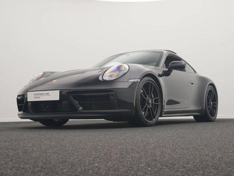 Porsche 992 Carrera 4 GTS