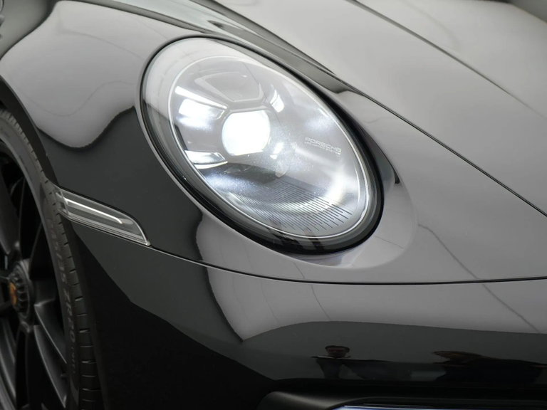 Porsche 992 Carrera 4 GTS