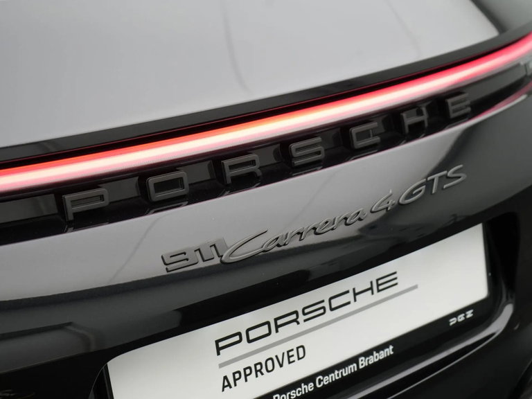 Porsche 992 Carrera 4 GTS