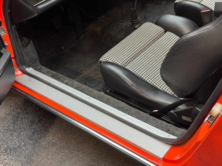 Porsche 911 T