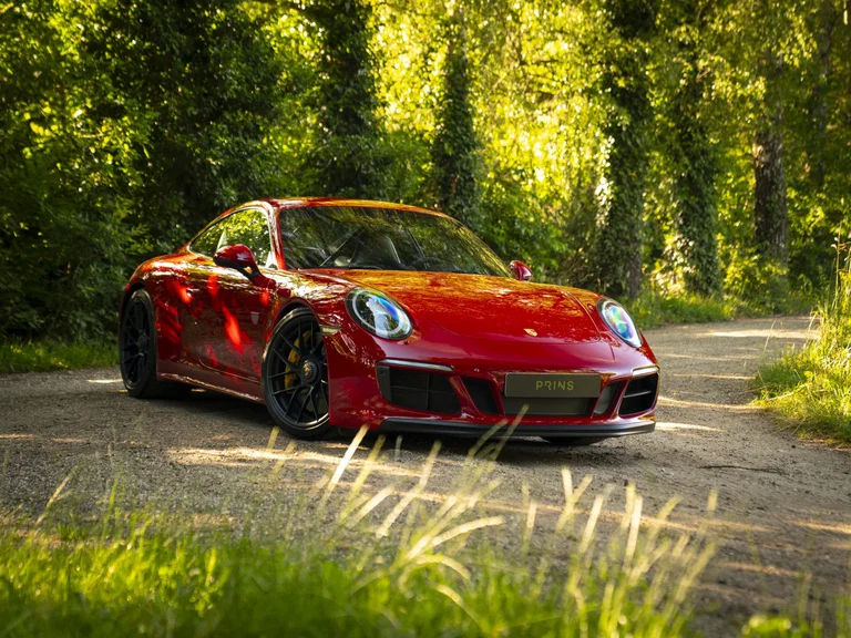 Two Porsches, one price: Best driving experience for 150,000 euros?