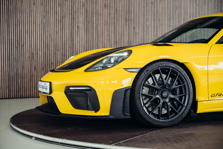 Porsche 718 Cayman GT4 RS