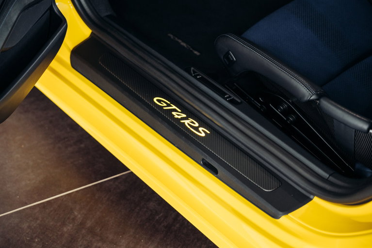 Porsche 718 Cayman GT4 RS