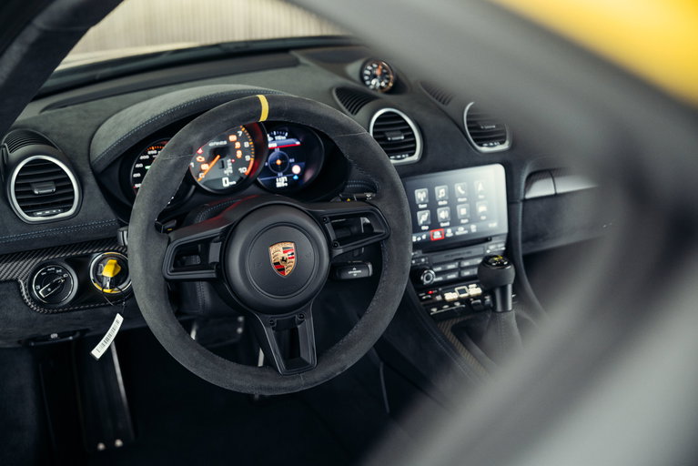 Porsche 718 Cayman GT4 RS
