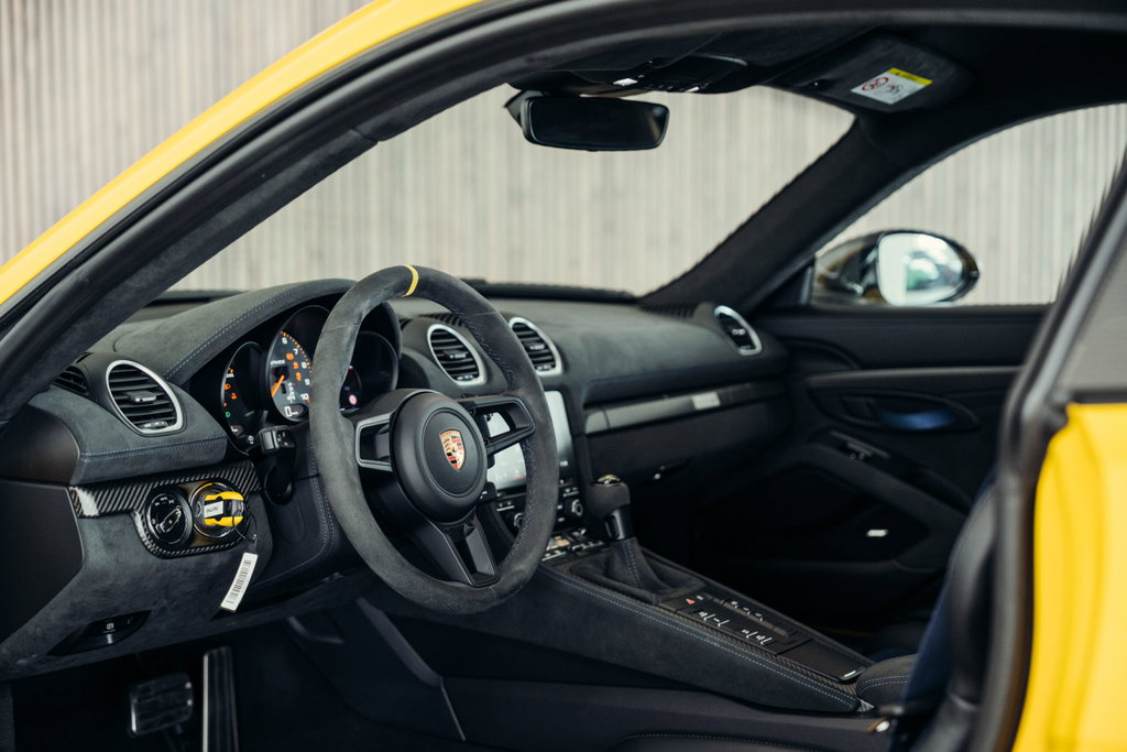 Porsche 718 Cayman GT4 RS