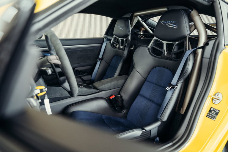 Porsche 718 Cayman GT4 RS