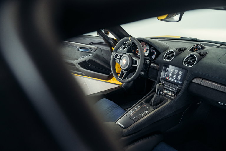 Porsche 718 Cayman GT4 RS