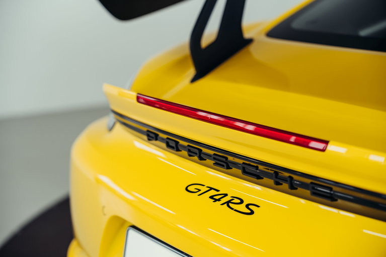 Porsche 718 Cayman GT4 RS