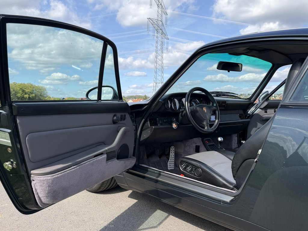 Porsche 993 Carrera 4