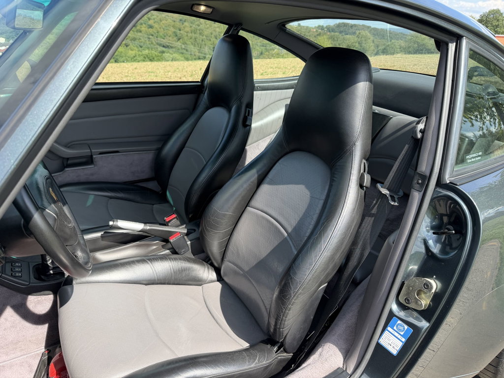 Porsche 993 Carrera 4