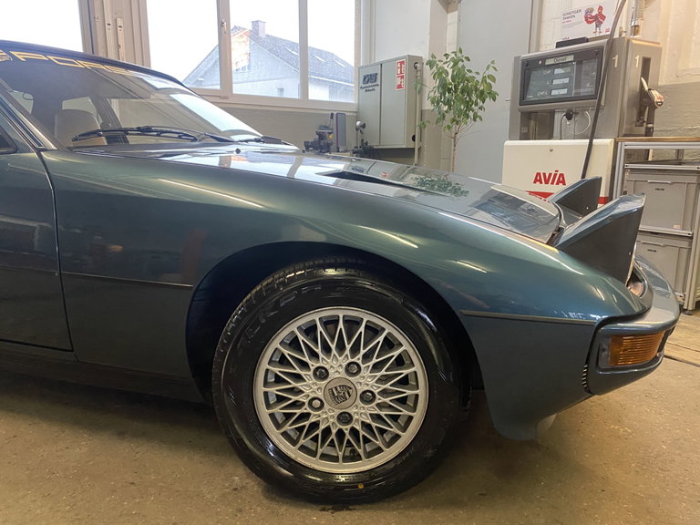 Porsche 924 Turbo