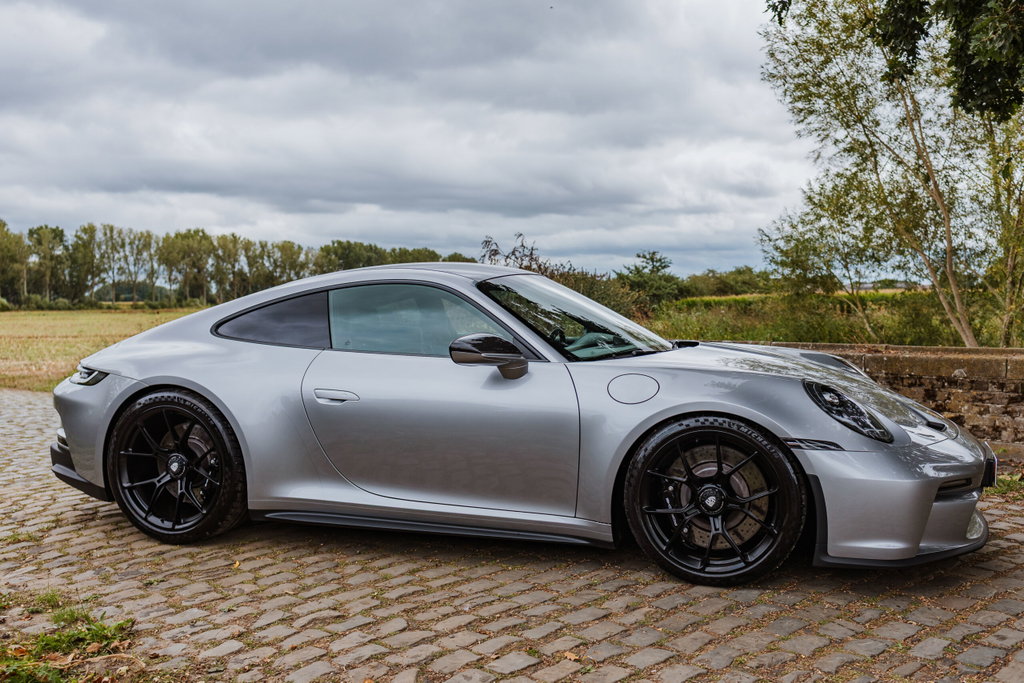 Porsche 992 GT3 Touring