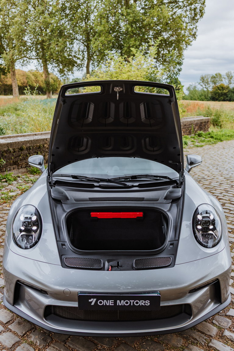 Porsche 992 GT3 Touring