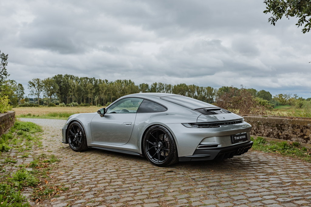 Porsche 992 GT3 Touring