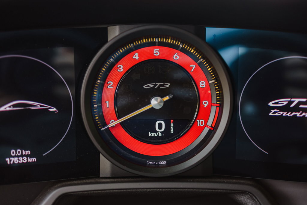 Porsche 992 GT3 Touring