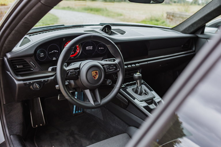 Porsche 992 GT3 Touring