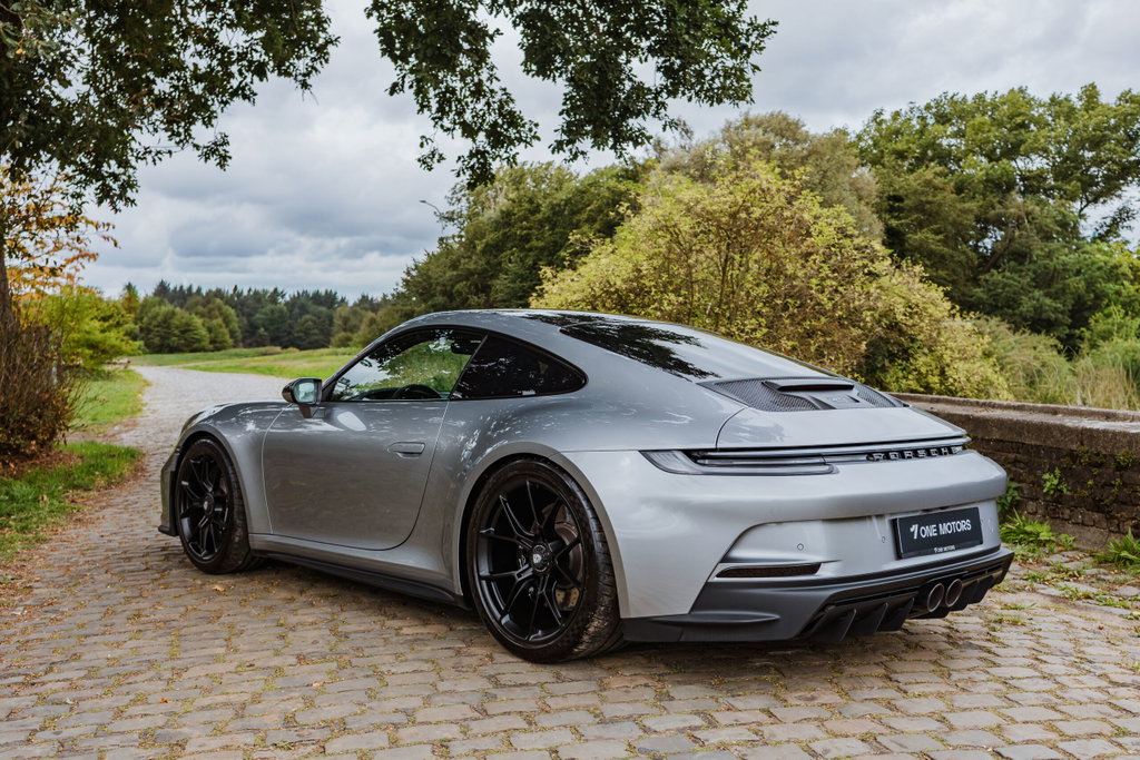 Porsche 992 GT3 Touring